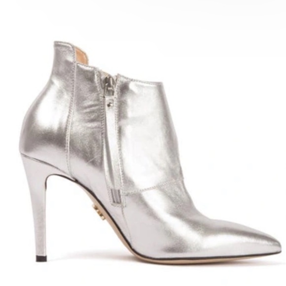 Beautiisoles Shirley Bootie In Silver Leather Size: 9.5
